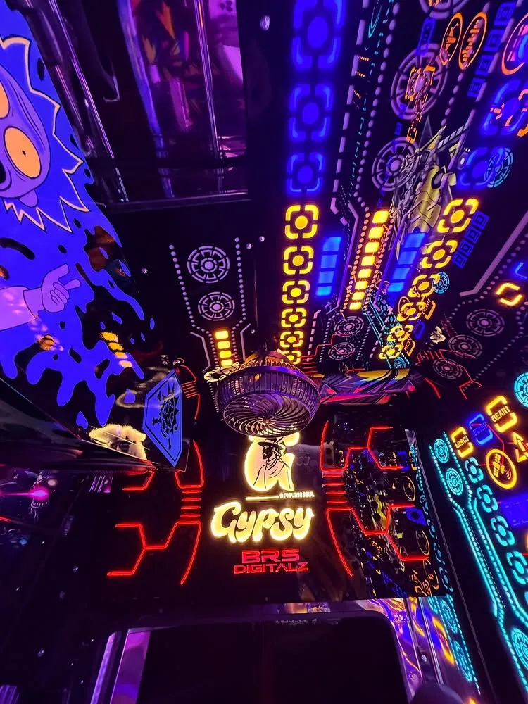 Gypsy Bus Outdoor Vibe
